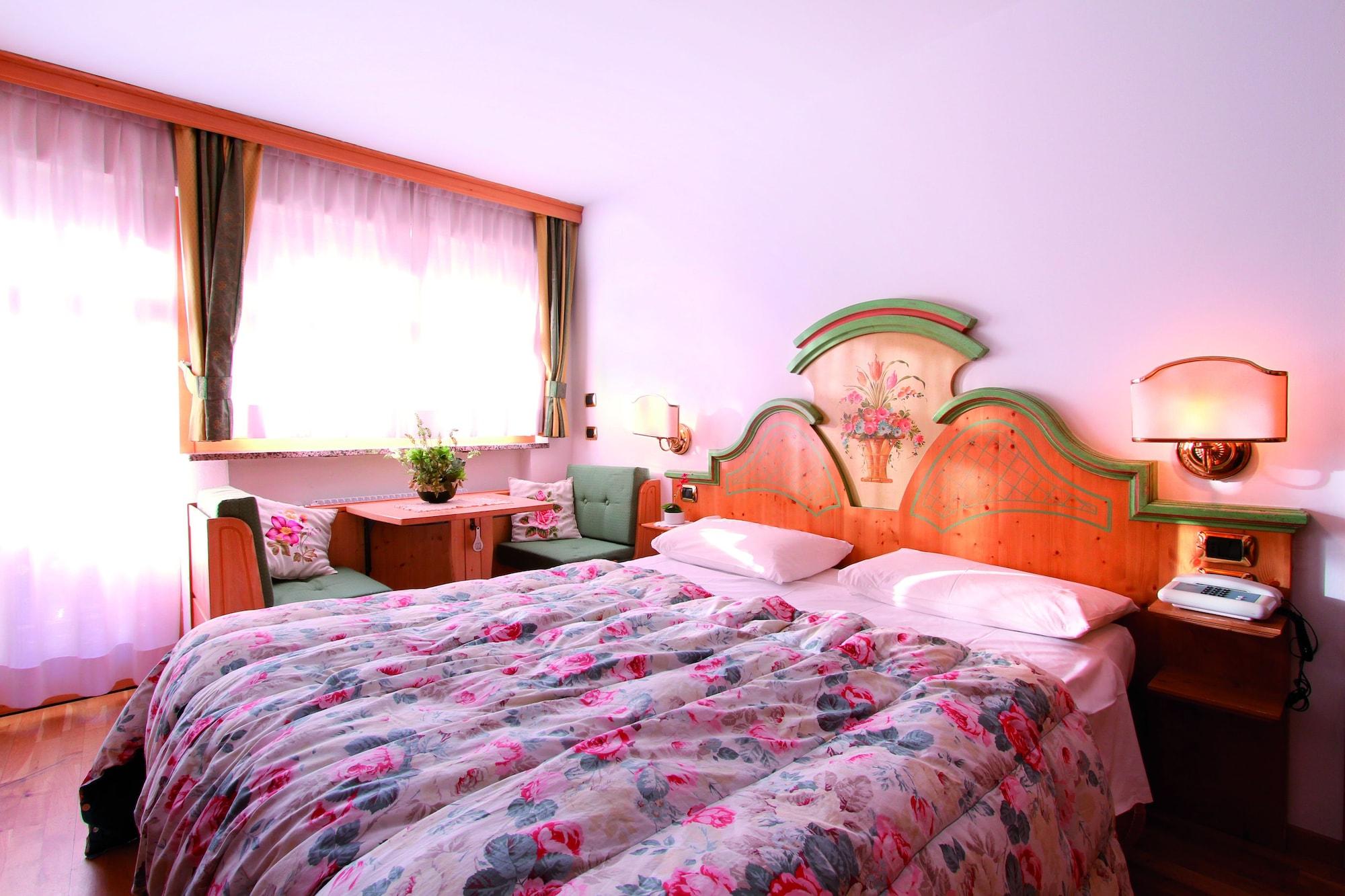 Hotel Dolomiti Schloss 까나제이 외부 사진