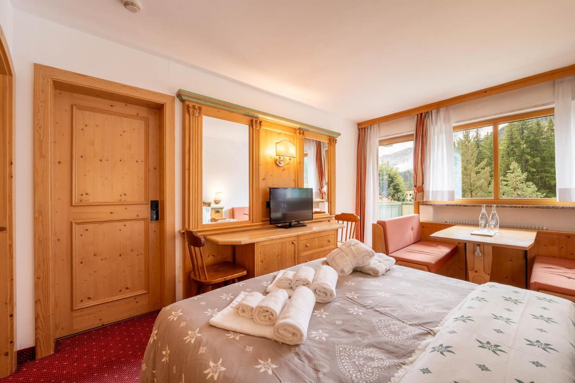 Hotel Dolomiti Schloss 까나제이 외부 사진
