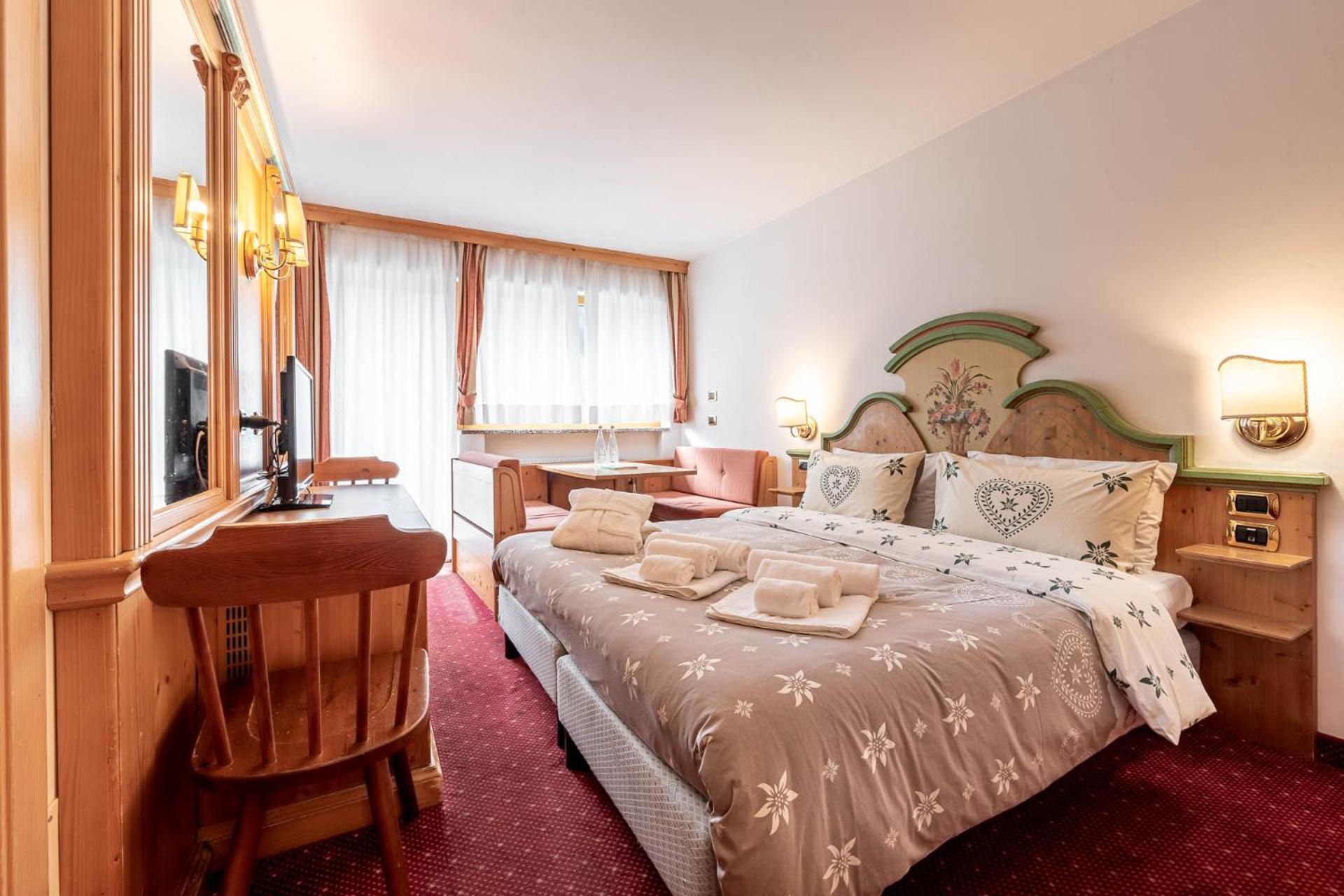 Hotel Dolomiti Schloss 까나제이 외부 사진