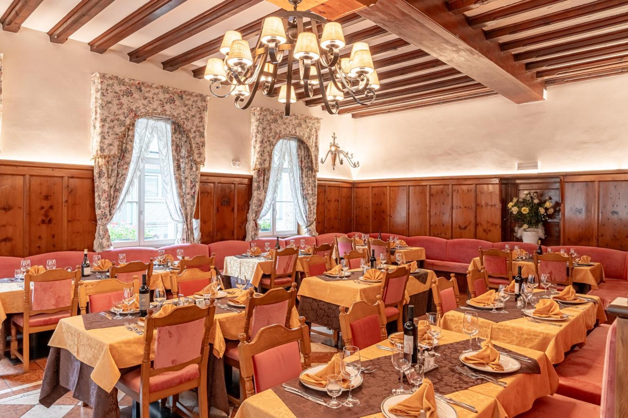 Hotel Dolomiti Schloss 까나제이 외부 사진