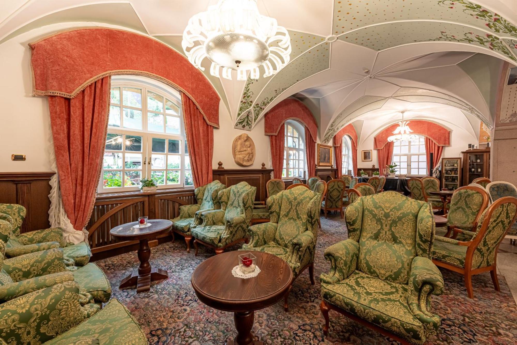 Hotel Dolomiti Schloss 까나제이 외부 사진