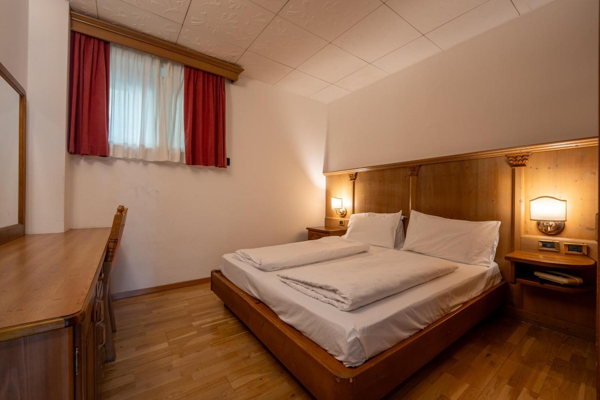 Hotel Dolomiti Schloss 까나제이 외부 사진