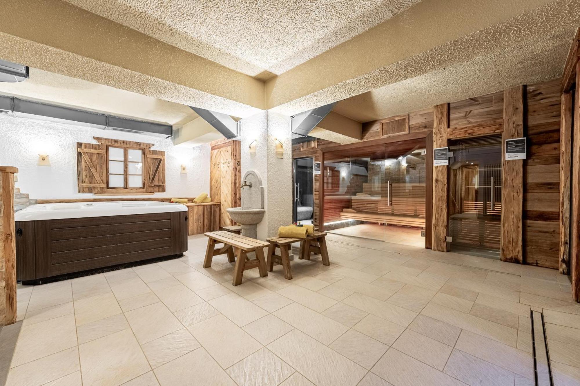 Hotel Dolomiti Schloss 까나제이 외부 사진