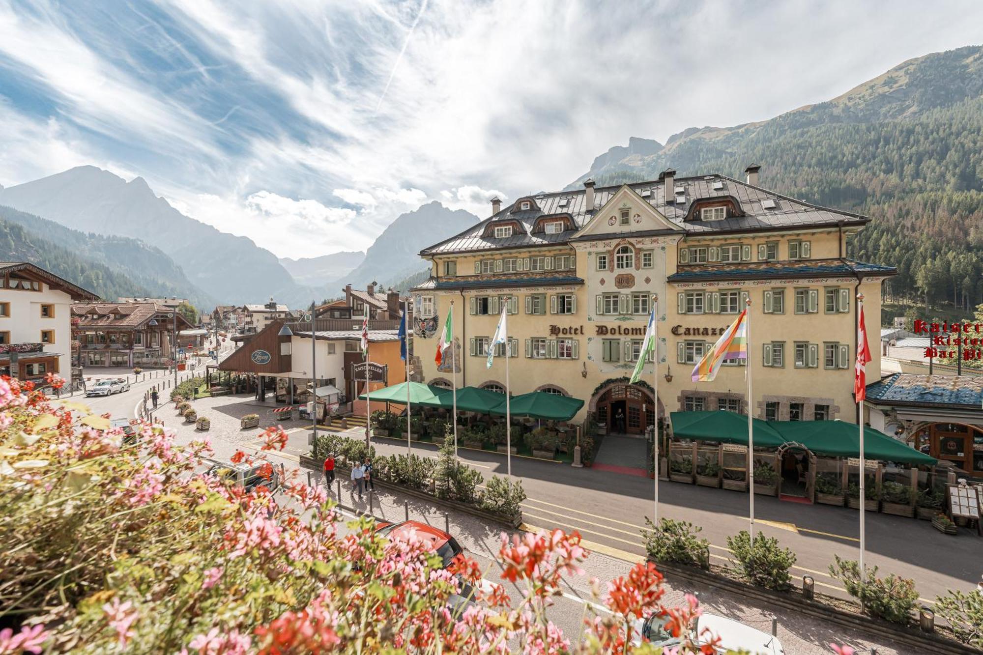 Hotel Dolomiti Schloss 까나제이 외부 사진